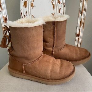 Ugg Boots Women’s size 5 Leather Lace tie on Back